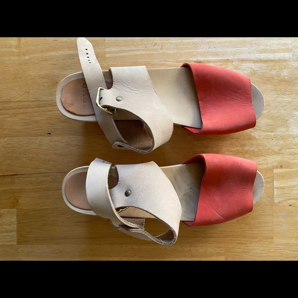 Unusual Bryr clogs! Size 41/40 (one shoe in each size)